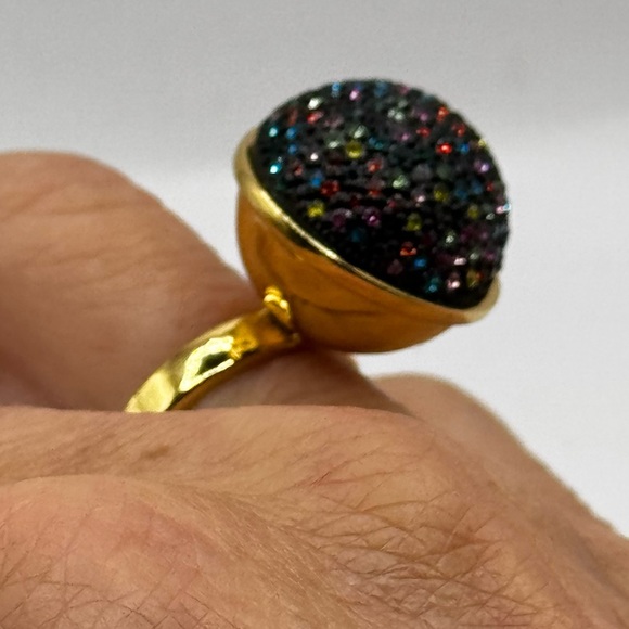 SPARKLING TRINA TURK COCKTAIL RING WITH SWAROVSKI CRYSTALS SIZE 6.75 SHOWSTOPPER - Picture 3 of 6